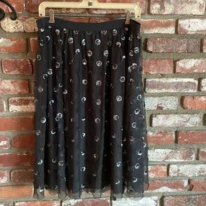 🔥Ann Taylor sequined tulle midi skirt. Perfect for Holidays! SILVER and gray, M